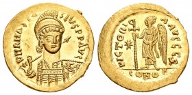 Anastasius. Sólido. 491-518 d.C. Constantinople. (S-5). (Ratto-321). Rev.: VICTORIA AVGGG S/A / CONOB. Victoria en pie a izquierda con cruz larga, est...