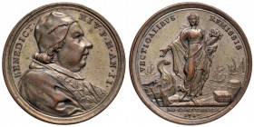 Benedetto XIV (1740-1758) Medaglia A. II – Opus: E. e O. Hamerani – Bart. 742 AE (g 18,32 – Ø 33 mm) Residui di doratura (?)
SPL