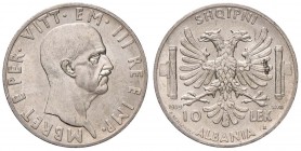 Vittorio Emanuele III (1900-1946) Albania – 10 Lek 1939 A. XVII – Nomisma 1447 AG Minimi colpetti al bordo
qFDC