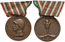 Vittorio Emanuele III (1900-1946) Medaglia Guerra per l’unità d’Italia – Opus: Canevari – AE (g 13,80 – 30mm) Con nastrino
BB