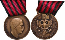 Vittorio Emanuele III (1900-1946) Medaglia 1939 Albania Redenta - AE (g 17,90 – Ø 32 mm) Riconio. Con nastrino 
SPL+