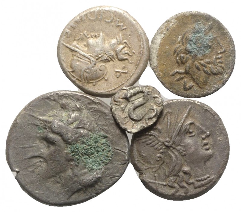 Mixed lot of 5 Greek and Roman Republican AR coins, to be catalog. Lot sold as i...