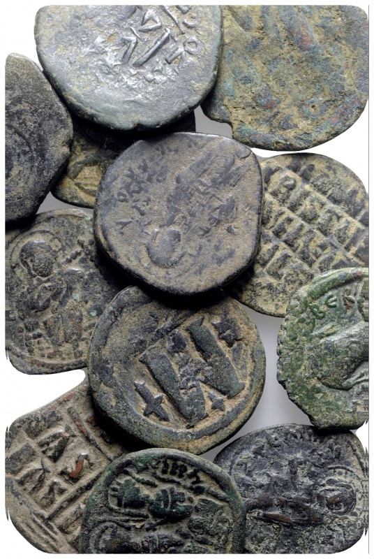 Lot of 16 Byzantine Æ coins, to be catalog. Lot sold as is, no return