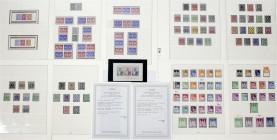 Briefmarken, Lots und Sammlungen
Geimenschaftsausg. + Bi-Zone 1945-1949: Komplette postfrische Sammlung Gemeinschaftsausg. mit Bl. 12 A+B und div. Zu...
