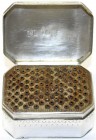 Varia, Silber, Großbritannien
Nutmeg Grater (Muskatreibe), London 1792 des Herstellers John Hutson. 44 X 31 X 21 mm; 39,98 g. 
kl. Dellen, sehr selt...