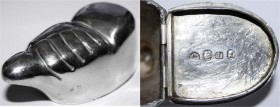 Varia, Silber, Großbritannien
Schnupftabakdose, London 1806, in Form eines Schuhs. 63 X 27 X 27 mm; 46,10 g.