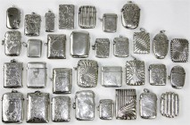 Varia, Silber, Großbritannien
Sammlung von 32 nur viktorianischen Vesta-Cases (Streichholztresoren), ab 1852 bis 1901, Sterlingsilber. Alle Herstellu...