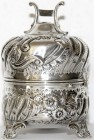 Varia, Silber, Großbritannien
Knäuelhalter-Dose, Birmingham 1901 des Herstellers Deakin & Francis Ltd. 100 X 60 mm; 90,00 g. (Gewogen ohne das inlieg...