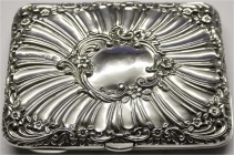 Varia, Silber, Großbritannien
Note Case (Notizenetui), Chester 1903 des Herstellers H. Matthews. Innen Stofftäschchen. 100 X 80 X 13 mm; 108,51 g. 
...