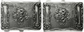 Varia, Silber, Großbritannien
Note Case (Notizenetui), Chester 1906 des Herstellers Walter Needham. Innen Ledertäschchen. 102 X 75 X 13 mm; 106,91 g....