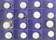 Varia, Uhren, Lots
Sammlung von 16 Taschenuhren im Sortierkasten. Davon 15 alte Silber-Damentaschenuhren um 1900, eine vergoldete Frackuhr. Besichtig...