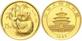CHINA und Südostasien, China, Volksrepublik, seit 1949
25 Yuan 1/4 Unze GOLD 1995. Hüftbild eines Pandas mit Bambuszweig. Small Date. 
Stempelglanz...