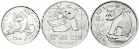 CHINA und Südostasien, China, Lots der Volksrepublik China
3 Silbermünzen mit Panda-Motiven: 10 Yuan (1 Unze) 1989 und 1993 sowie 5 Yuan (1/2 Unze) 1...