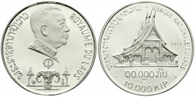 CHINA und Südostasien, Laos, Republik, seit 1975
10000 Kip Silber 1975 Wat-Xieng-Thong Tempel. 
Polierte Platte, berieben