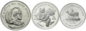 CHINA und Südostasien, Nepal, Lots
3 Silber-Gedenkmünzen mit Tiermotiven: 50 Rupien 1974, 250 Rupien 1986 und 500 Rupien 1992. 
Stempelglanz und Pol...