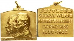 Altdeutsche Goldmünzen und -medaillen, Anhalt-Bernburg
Dick goldplattierte (nicht vergoldet), tragbare Plakette 1930 a.d. 50 jährige Jubiläum d. Solv...