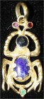 Schmuck und Accessoires aus Gold, Colliers und Halsketten
Anhänger, Gelbgold 750 in Form eines Skarabäus mit zwei kleinen (künstlichen) Rubinen, eine...