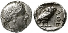 Altgriechische Münzen, Attika, Athen
Tetradrachme nach 449 v. Chr. Athenakopf mit attischem Helm r./AOE Eule, dahinter Lorbeerzweig und Halbmond. Sta...