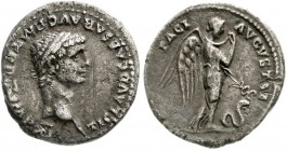 Römische Münzen, Kaiserzeit, Claudius 41-54
Denar, TRP VI = 46/47. Bel. Kopf r./PACI AVGVSTAE. Geflügelte Pax steht r. mit Caduceus, zu Füßen Schlang...