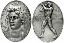 Medaillen, Erster Weltkrieg
Ovale Silbermedaille 1914 von Hahn. Deutschland über Alles in der Welt. 50 X 38 mm; 28,28 g. 
vorzüglich, kl. Kratzer