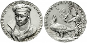 Medaillen, Münchner Medailleure, Karl Goetz
Silbermedaille 1918, Baron v. Richthofen. Der rote Kampfflieger. Bayer. Hauptmünzamt Feinsilber. 36 mm. 1...