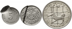 Proben, Verprägungen und Besonderheiten, Kaiserreich, Reichskleinmünzen
3 Stück: 5 Pfennig 1900 A mit stark (ca. 90%) versetztem Doppelschlag und 10 ...