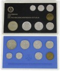 Klein- und Kursmünzen der DDR, Kursmünz- und Gedenksätze
16 Kursmünzen- und Minisätze: 1982 und 1987 (mit 5 Mark Brandenburger Tor) in PP, 1979, 1981...