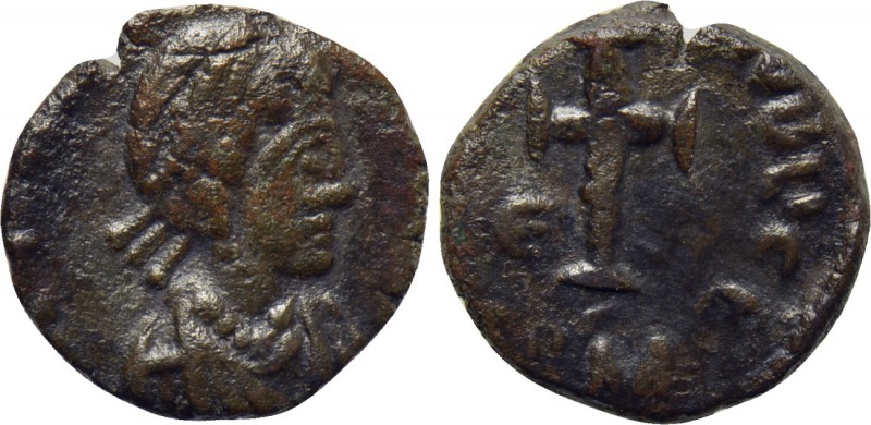 GALLA PLACIDIA (Augusta, 421-450). Nummus. Rome. 

Obv: D N GALLA PLACIDIA P F...