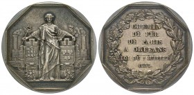 Jeton, 1838, AG 35 mm Poinçon Main par Bovy
Avers: dans des écus LA SEINE LA LOIRE
Revers: CHEMIN DE FER DE PARIS À ORLEANS LOI DU 7 JUILLET 1838
PCGS...