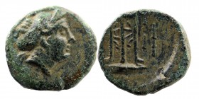 Argos . Argolis. 90s/80s-mid 1st Century BC. AE 
Laureate head of Apolloor female to right.
Rev: tripod and club
4,66 gr. 18 mm