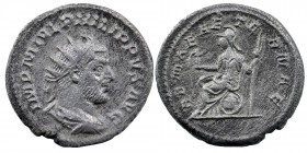 PHILIP I, 244-249 AD. AR Antoninianus 244-47 AD.
Radiate bust / Roma seated with Victory and spear, shield at side.
RIC.44b. aXF.
4,04 gr. 22 mm