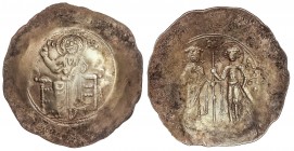 BYZANTINE COINS
Aspron Trachy. JUAN II (1118-1143 d.C.). TESALÓNICA. Anv.: Cristo entronizado dando la bendición. Rev.: San Jorge y Juan II en pie, e...