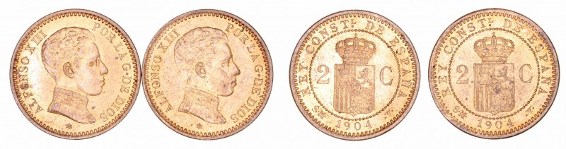 Alfonso XIII
2 Céntimos. AE. 1904 *0-4 SMV. Lote de 2 monedas. Cal.67. SC- a EB...