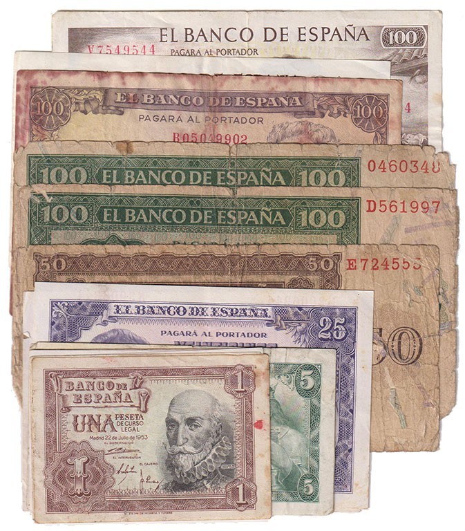 Estado Español, Banco de España
Lote de 16 billetes. 1 Peseta 1951 y 1953 (4), ...