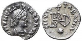 The Gepids. Sirmium AD 491-518. Quarter Siliqua AR