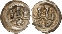 Brakteat guziczkowy (XIII-XIV w.) - głowa pod łukiem z 3 wieżami