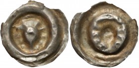 Brakteat guziczkowy (XIII/XIV w.) - Głowa w Koronie