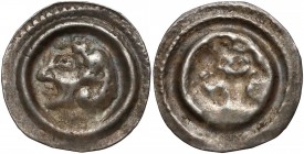 Węgry, Anonim XII w., Brakteat - głowa w lewo