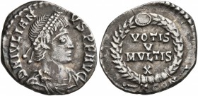 Julian II, 360-363. Siliqua (Silver, 18 mm, 2.36 g, 11 h), Treveri. D N CL IVLIANVS AVG Pearl-diademed, draped and cuirassed bust of Julian II to righ...