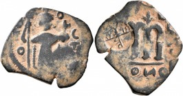 ISLAMIC, Time of the Rashidun. Pseudo-Byzantine types. Fals (Bronze, 24 mm, 3.37 g, 10 h), imitating a EN T૪TO NIKA follis of Constans II, uncertain m...