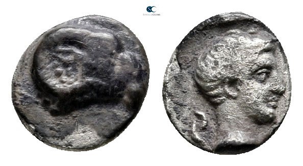 Caria. Kasolaba circa 400-300 BC. 
Hemiobol AR

8 mm., 0,42 g.



very fi...