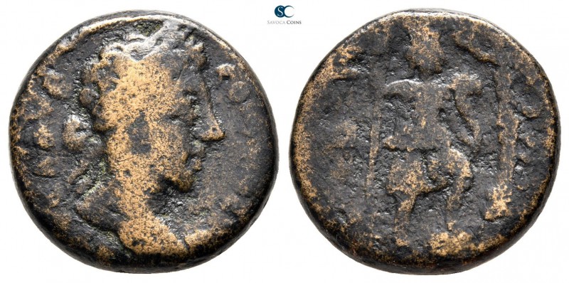 Decapolis. Gadara. Commodus AD 180-192. 
Bronze Æ

20 mm., 8,54 g.



fin...