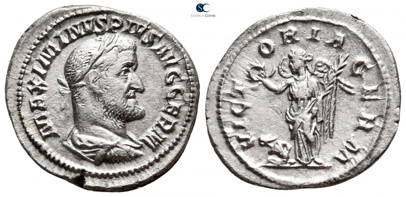 Maximinus I Thrax AD 235-238. Rome
Denarius AR

22 mm., 2,83 g.



very f...