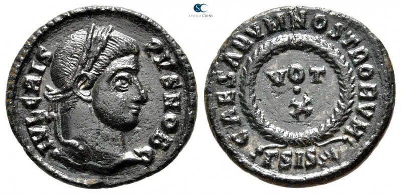 Crispus, as Caesar AD 316-326. Siscia
Follis Æ

19 mm., 2,6 g.



very fi...