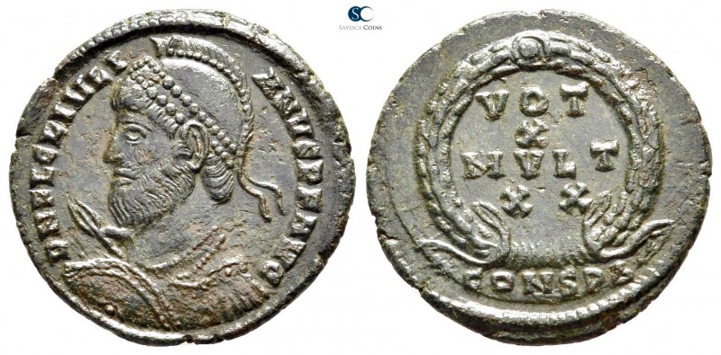 Julian II AD 360-363. Constantinople
Follis Æ

21 mm., 3,06 g.



very fi...