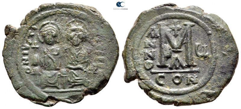 Justin II and Sophia AD 565-578. Constantinople
Follis Æ

33 mm., 14,17 g.
...