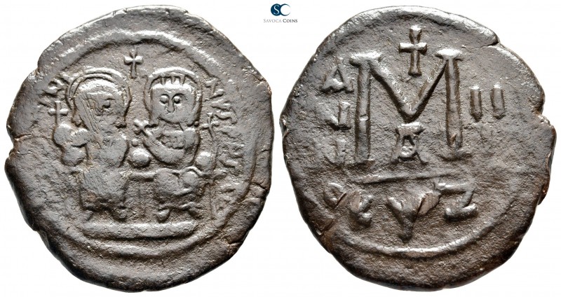 Justin II and Sophia AD 565-578. Cyzicus
Follis Æ

34 mm., 12,73 g.



ve...