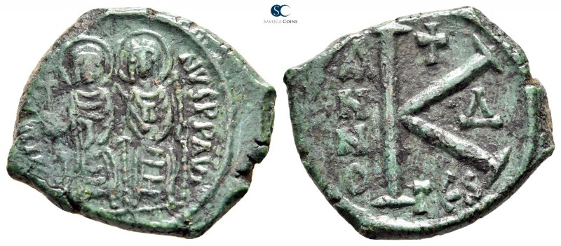 Justin II and Sophia AD 565-578. Thessalonica
Half follis Æ

24 mm., 5,66 g....
