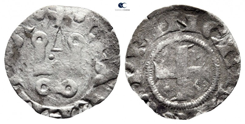 Isabelle de Villehardouin AD 1297-1301. 
Denier BI

17 mm., 0,45 g.



ne...