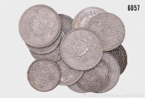 Tibet, Konv. von 13 Silbermünzen, darunter 3 Srang 1933-1934 (Schön 30), 1935-1938 (Schön 31) und 1 1/2 Srang (Schön 29). Fast vorzüglich/vorzüglich. ...